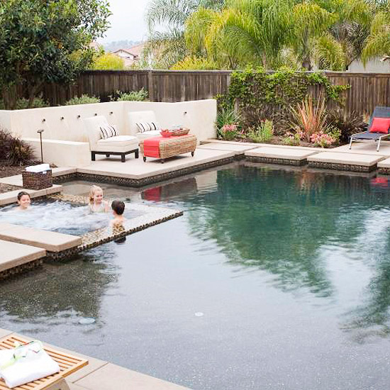 piscine de jardin enterrée bain à remous-luxe-détente-relaxation